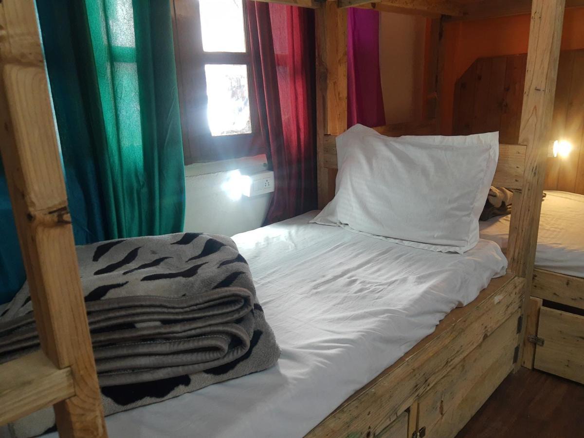 Хостел La Siesta India Manali Екстер'єр фото